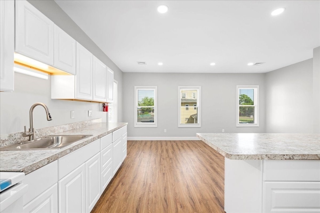 480 White St, Springfield