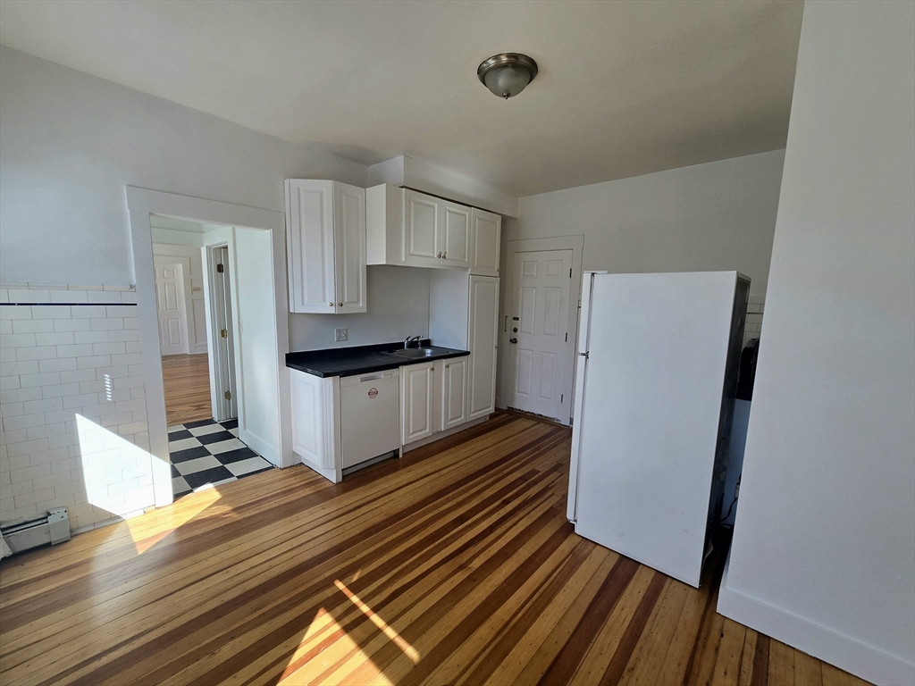 63 Stewart St, Quincy