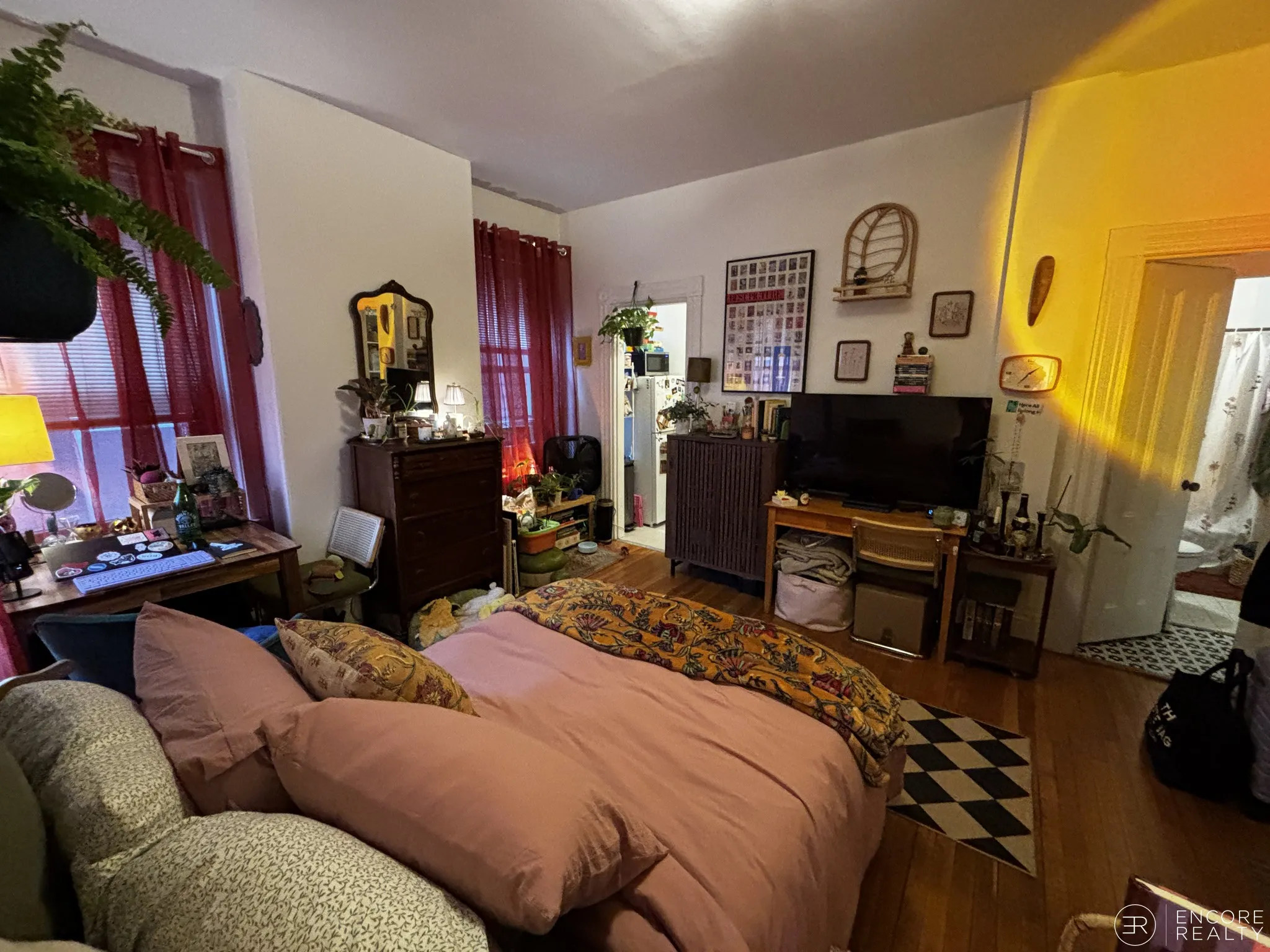 16 Davis Ave, Emerson Gardens