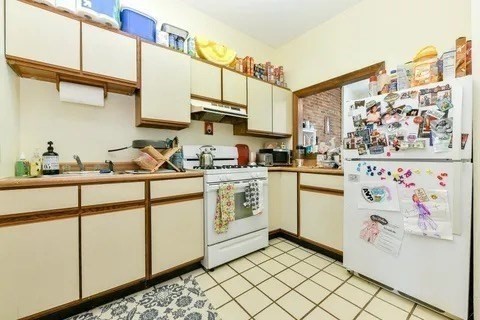 102 West 3rd St, South Boston