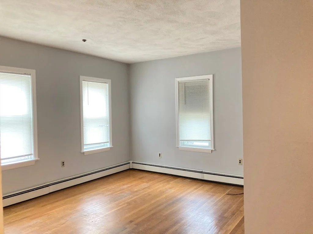 318 Granite St, Quincy
