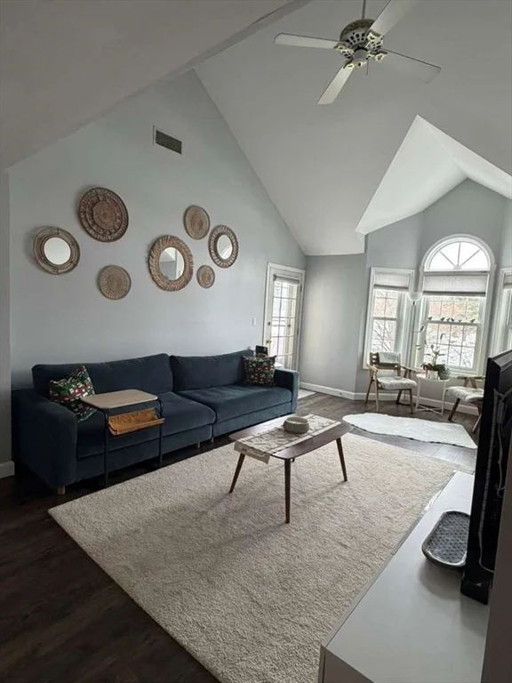 212 Carriage Ln, Taunton