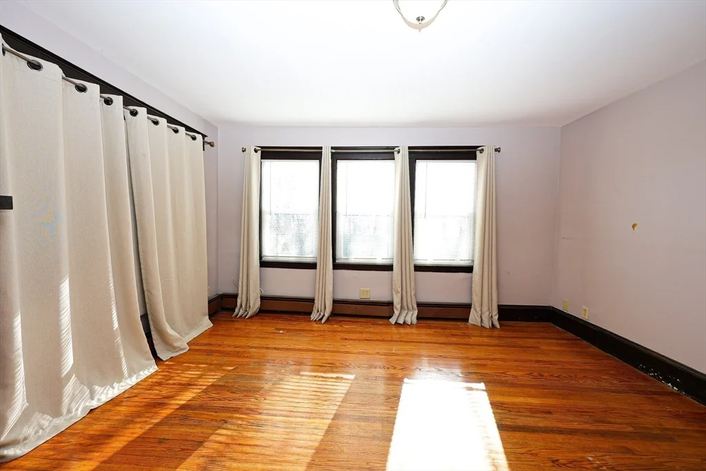 65 Clifford St, Hyde Park