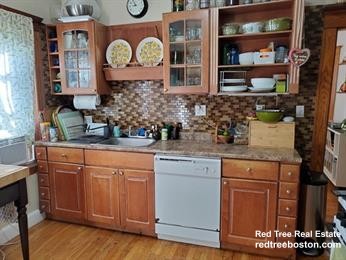 12 Saint Peter St, Jamaica Plain