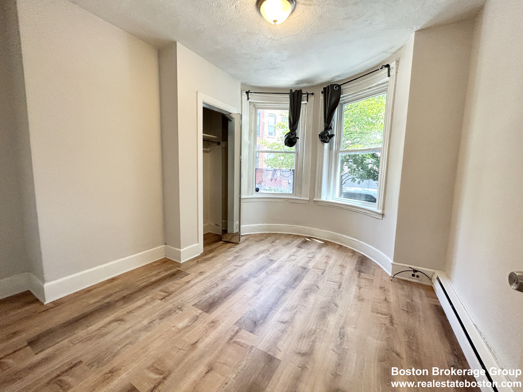 7 Warwick St, Roxbury