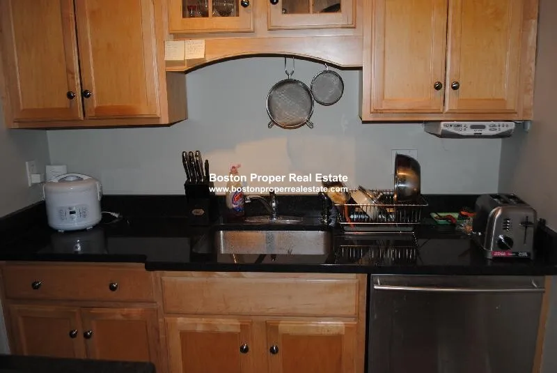 69 Strathmore Rd, Brighton