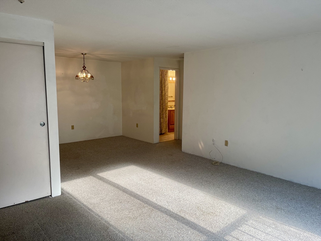 9 Village Rock Ln, Natick