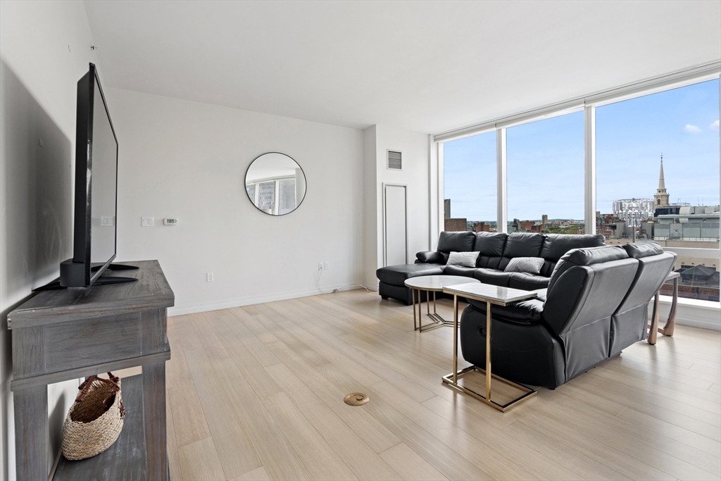 1 Franklin St, Midtown