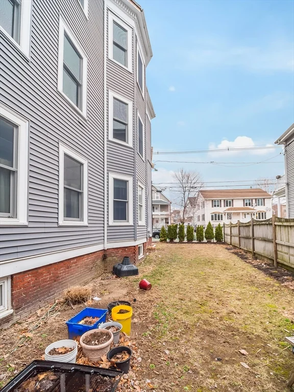 318 Beacon St, Ward Two