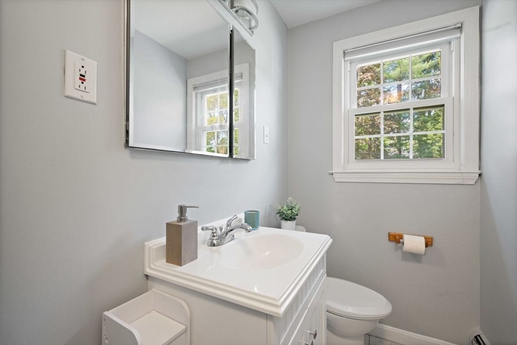 112 Argilla Rd, Andover