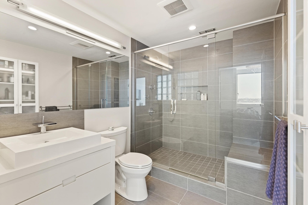 234 Causeway, North End