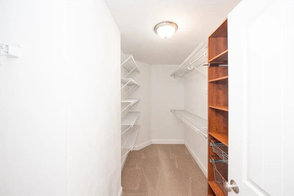 4 Cyrus Way, Northborough