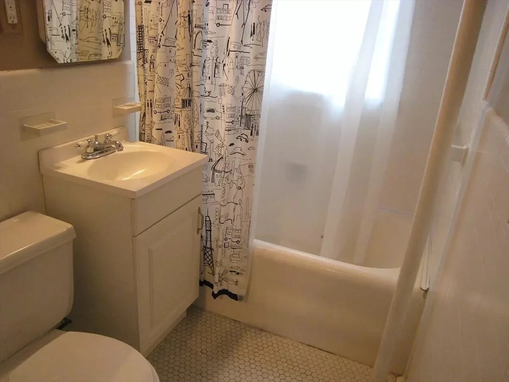 588 Washington St, Coolidge Corner