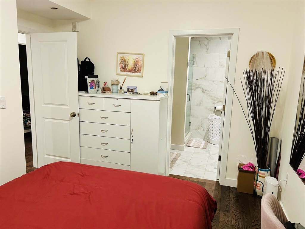 213 E Eagle St, East Boston