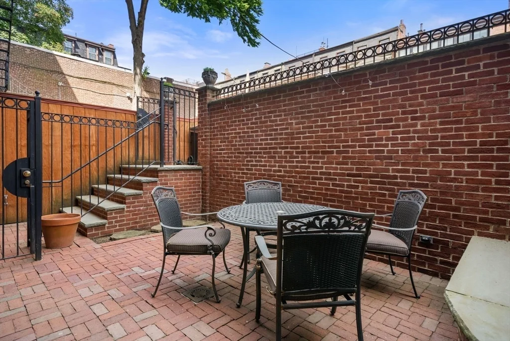 349 Marlborough St, Back Bay