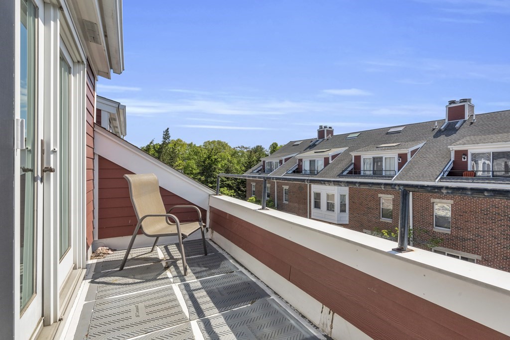 166 Quincy Shore Dr, Quincy