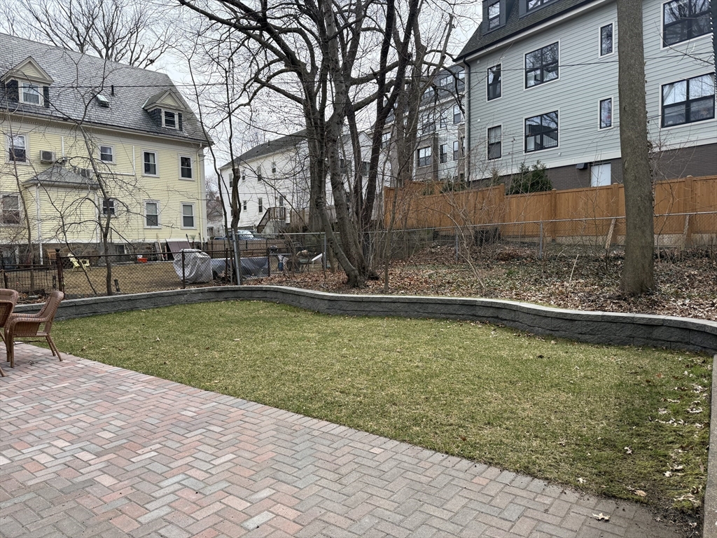 12 Manchester Rd, Coolidge Corner