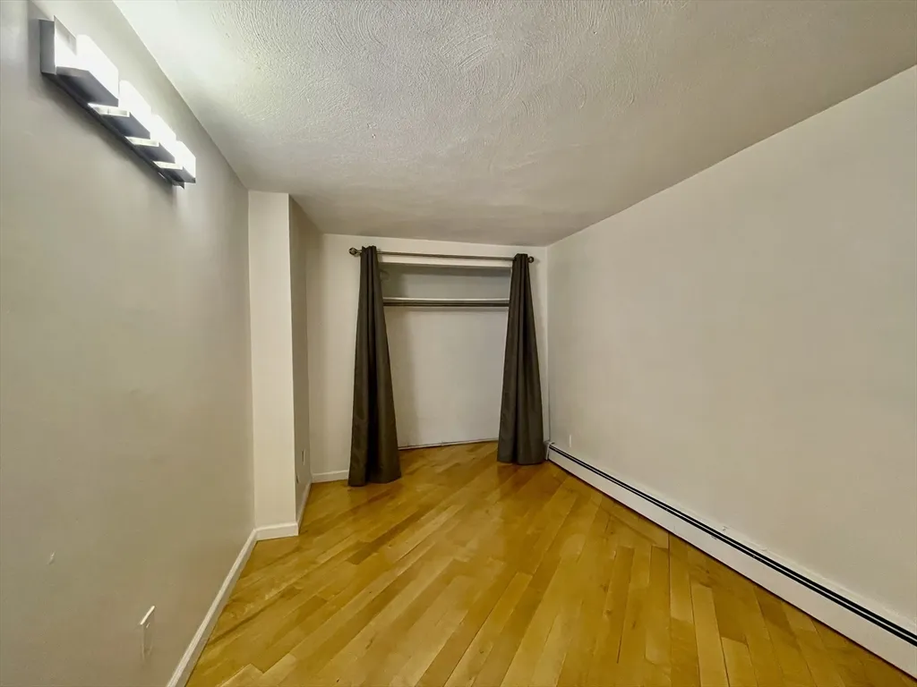 1643 Cambridge St, Mid-Cambridge