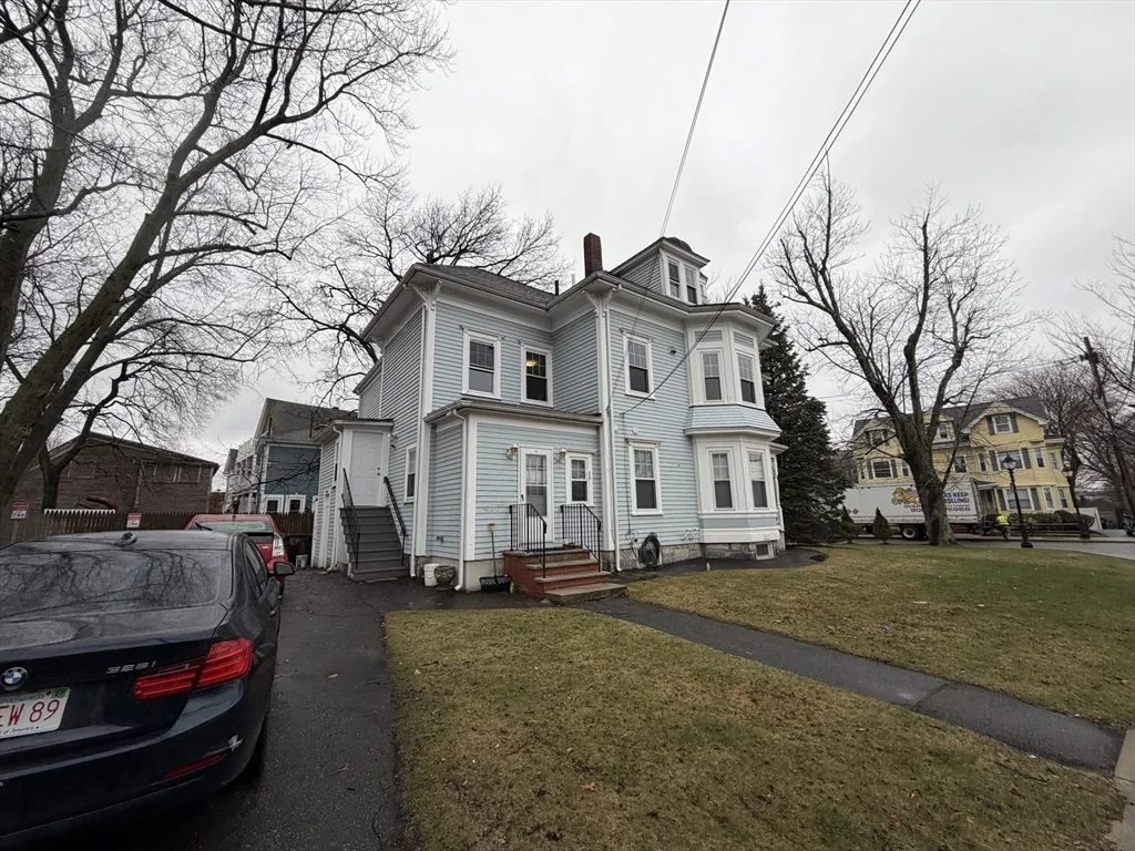 786 Moody St, Waltham
