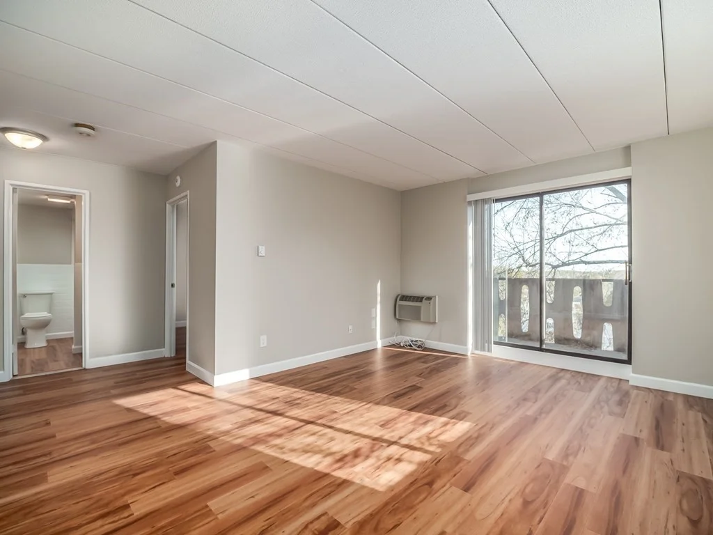 10 Main, Framingham
