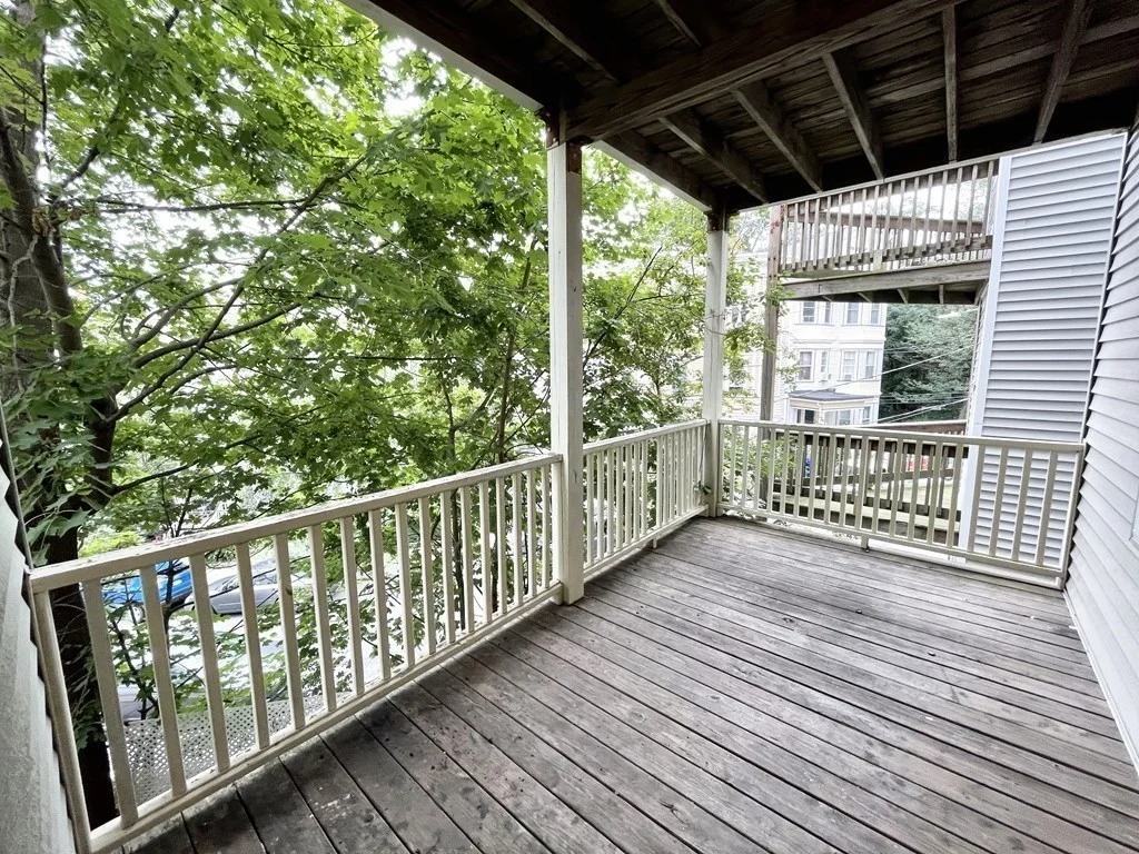 7 Iroquois, Mission Hill