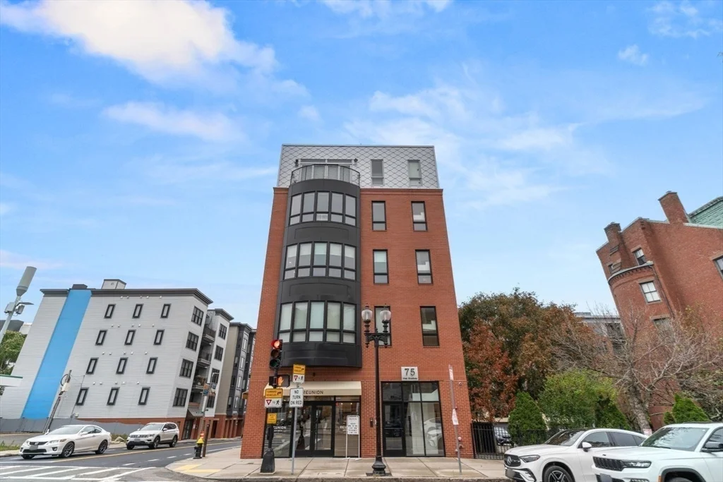 75 W Broadway, South Boston
