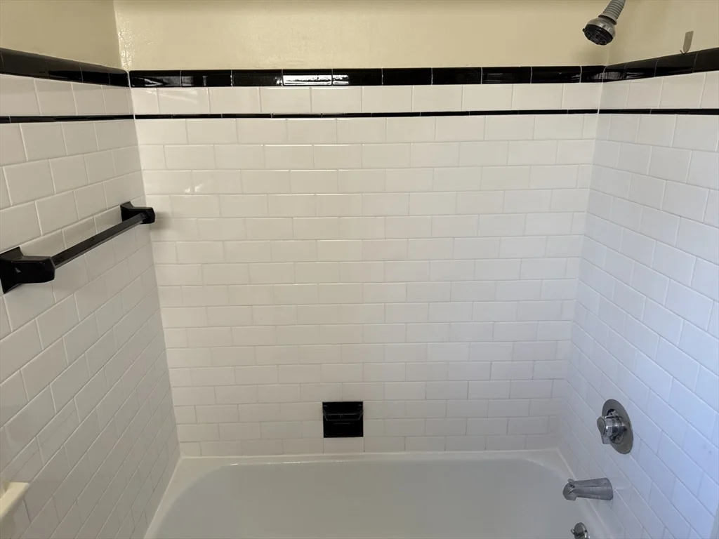 16 Columbian St, Weymouth