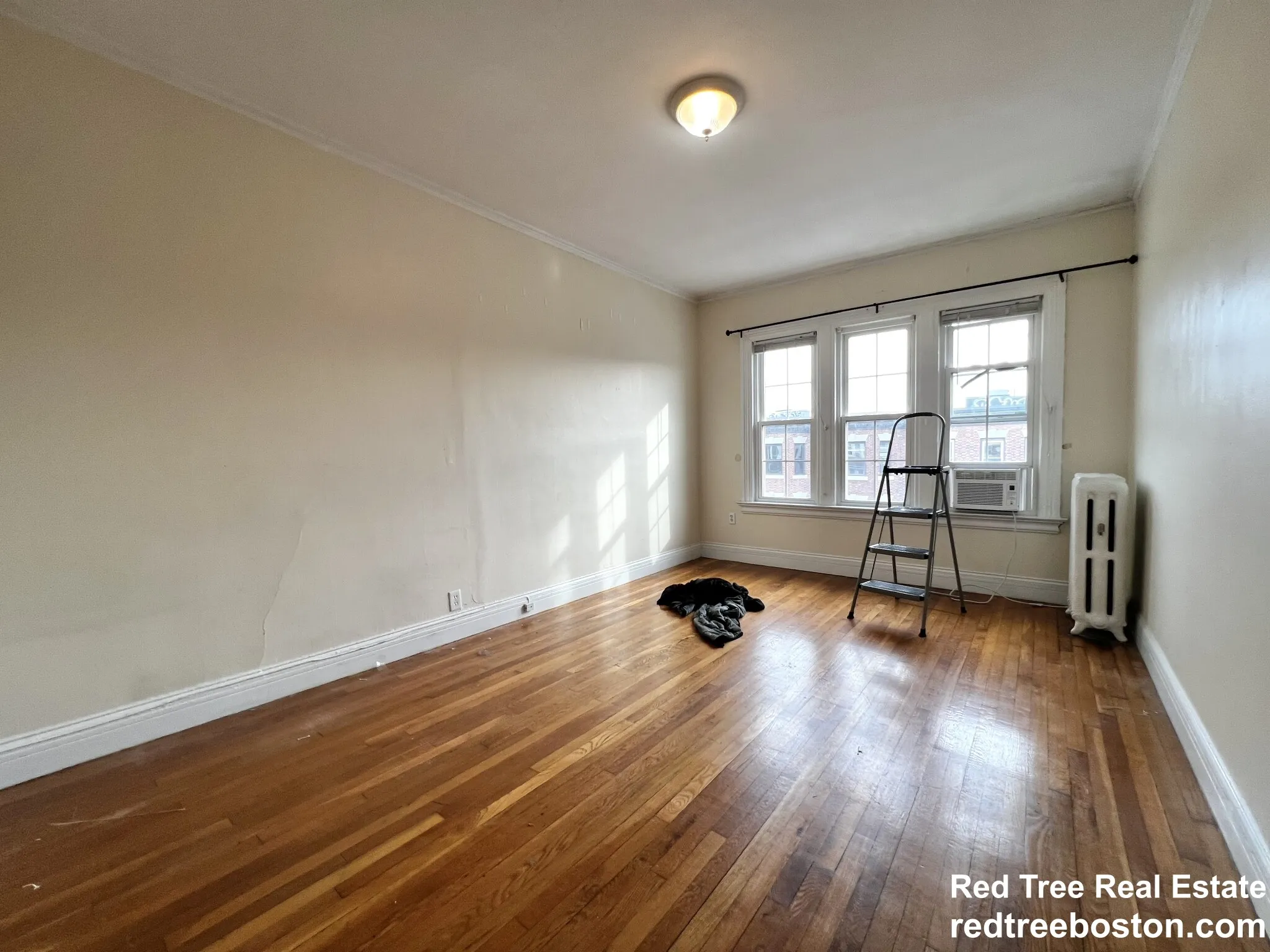 15 Glenville Ave, Allston
