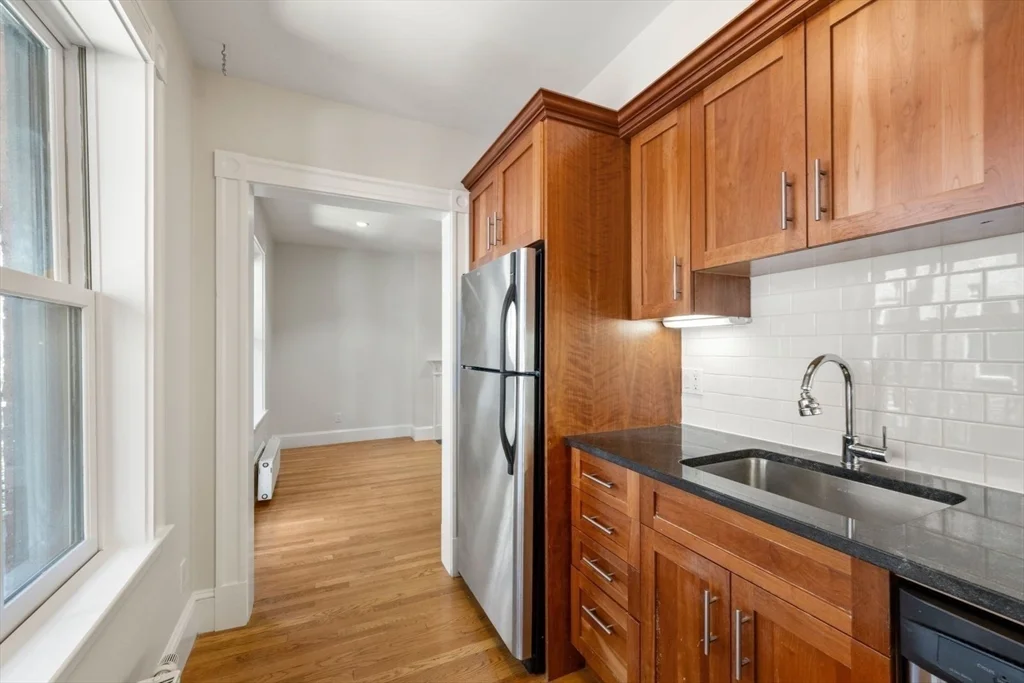 39 Clarendon St, South End