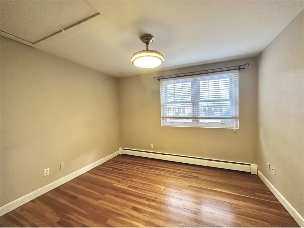 48 Emerson Garden, Lexington