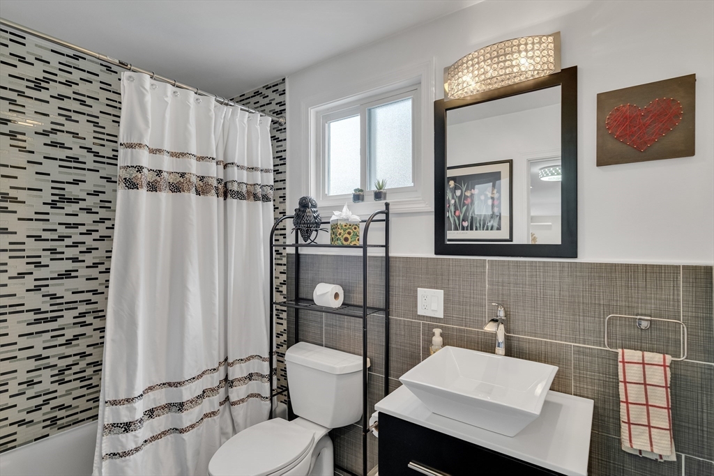 239 Hawthorne St, Malden