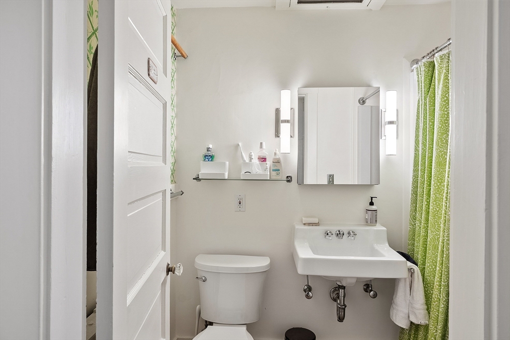 229 Fairhaven Hill Rd, Concord