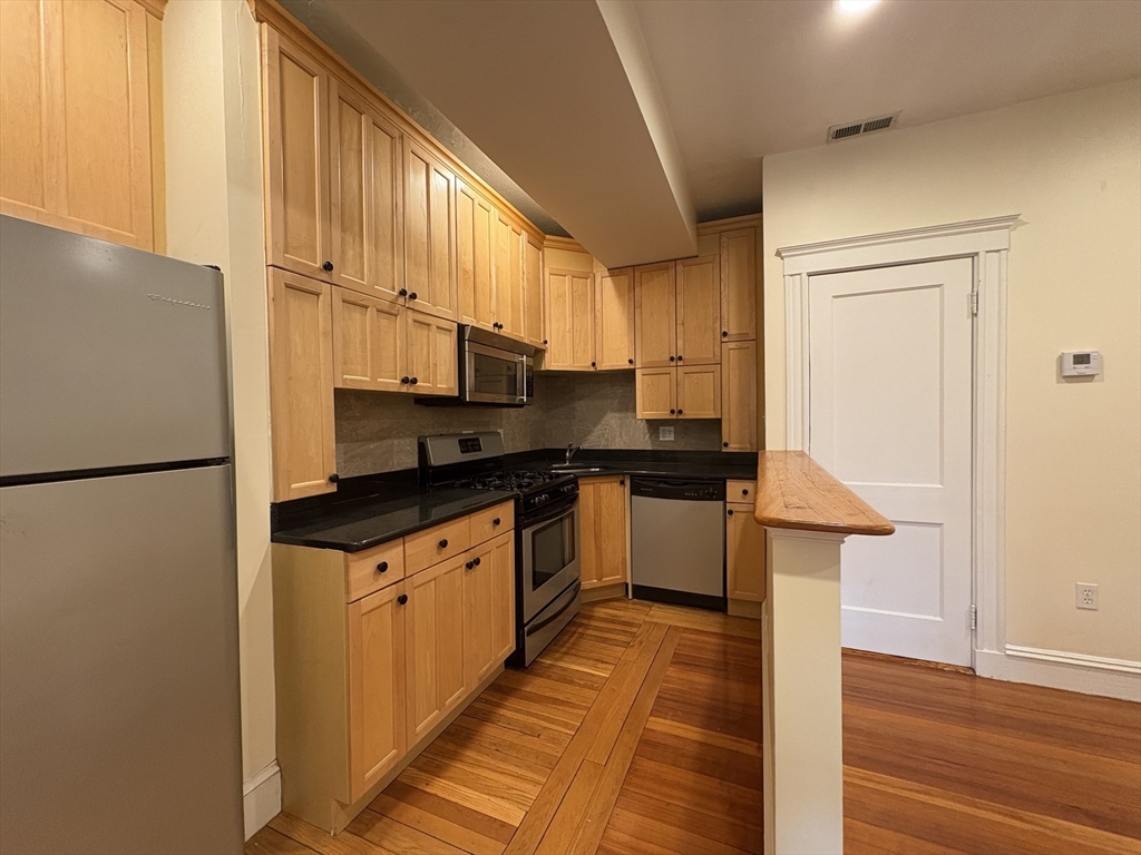 191 Winthrop Rd, Brookline