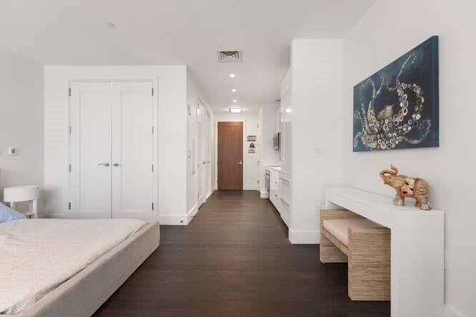 50 Liberty Dr, Seaport District