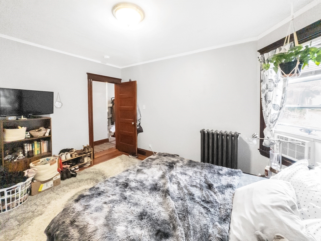 8 Parkton Rd, Jamaica Plain