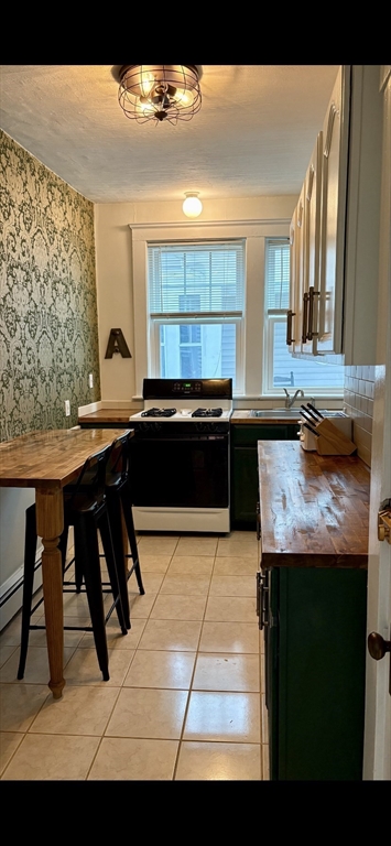 21 Thorndike, Beverly