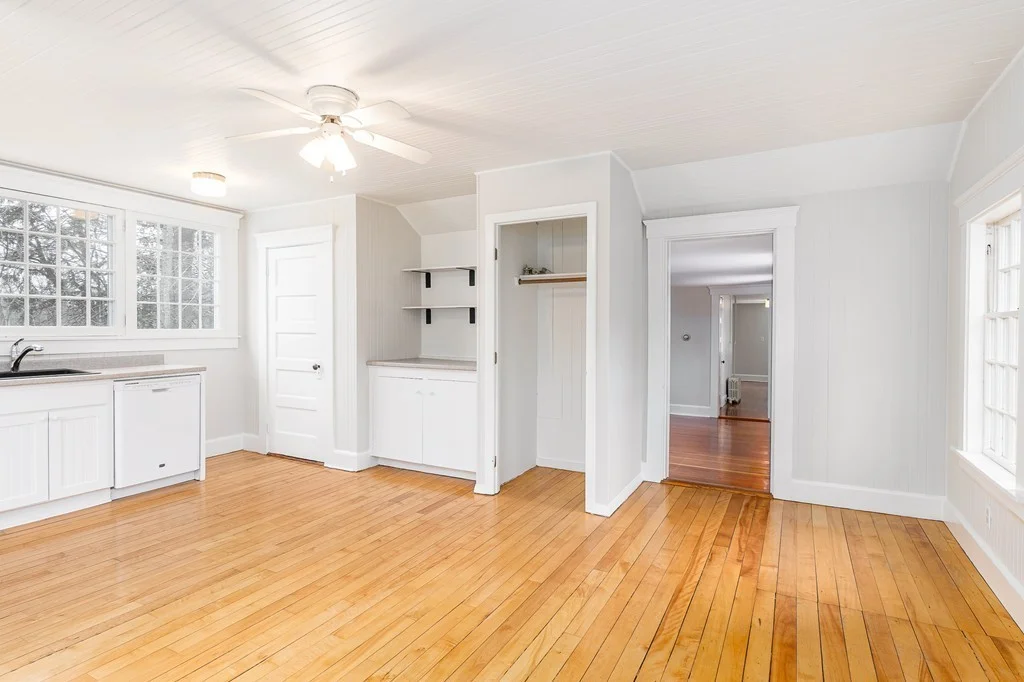 92 Farmers Row, Groton
