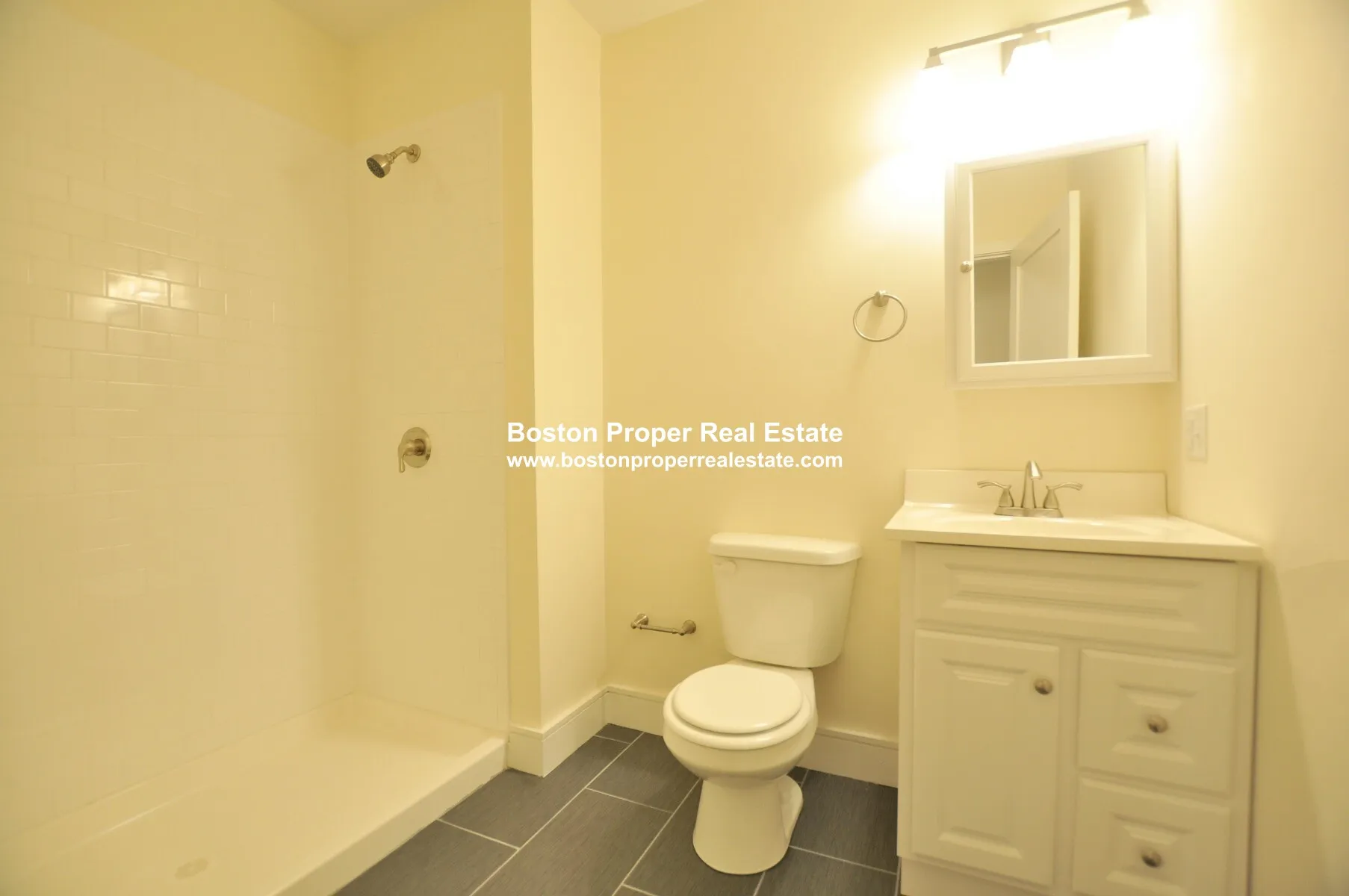 877 Beacon St, Fenway