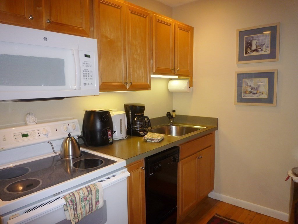 1643 Cambridge St, Mid-Cambridge