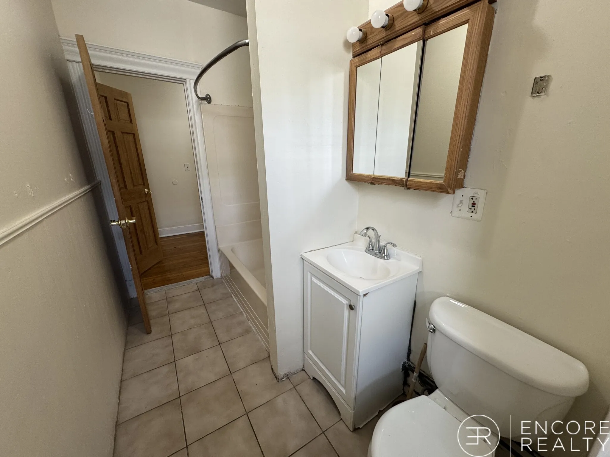 364 Riverway, Mission Hill