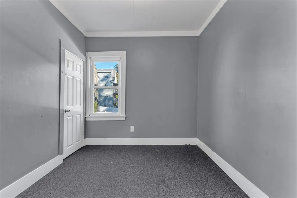 13-R Plain St, Taunton