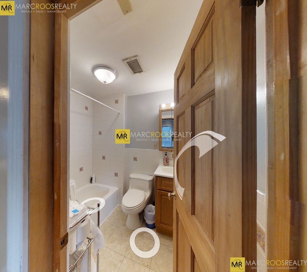 1031 Tremont St, Roxbury