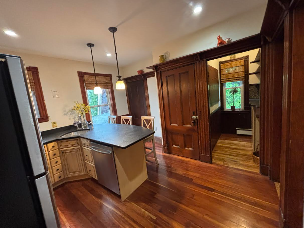 14 Greenwood Ter, Ward Two