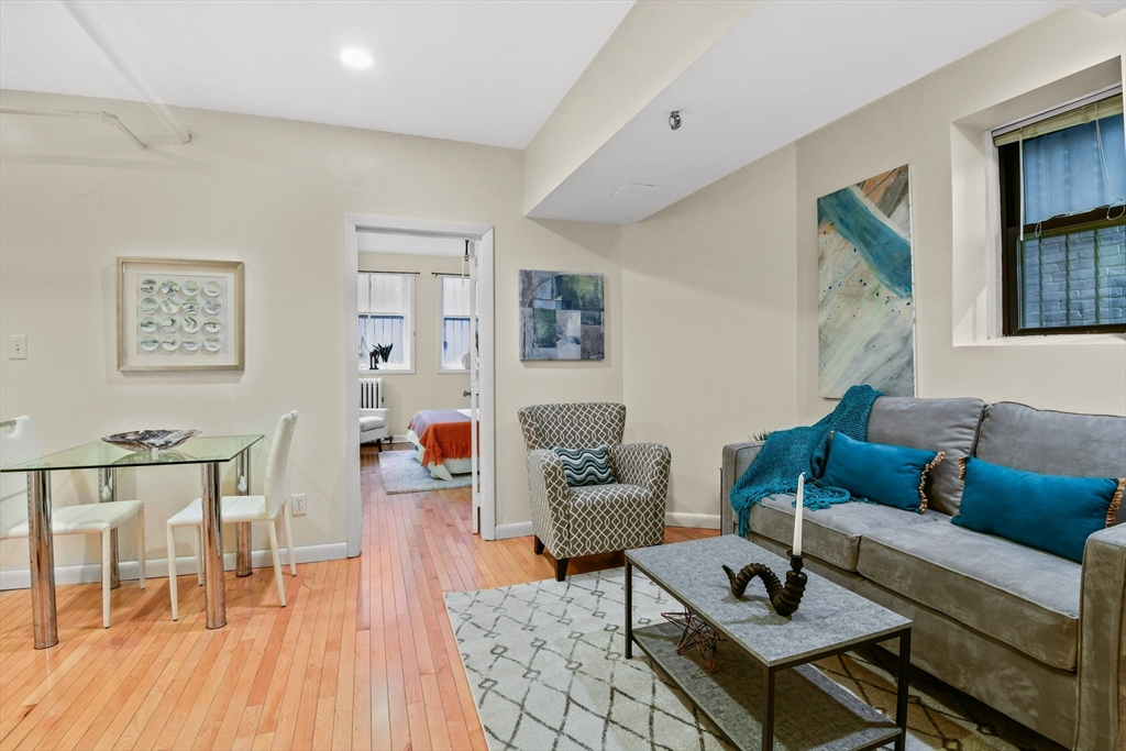 186 Commonwwalth Ave, Back Bay