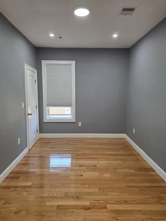 339 Cambridge St, East Cambridge