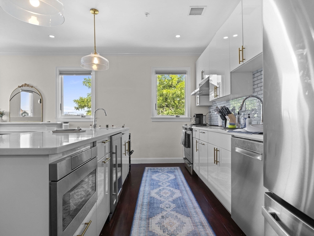 753 E Broadway, South Boston