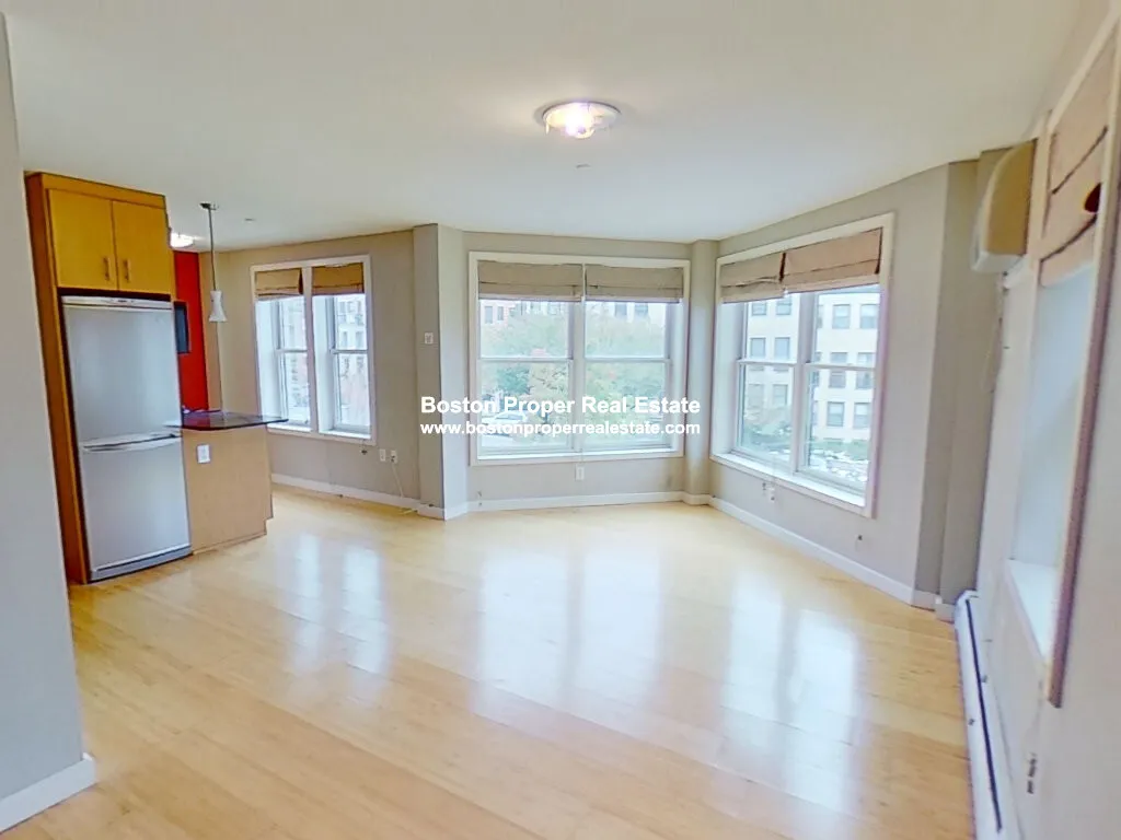 461 Park Dr, Fenway
