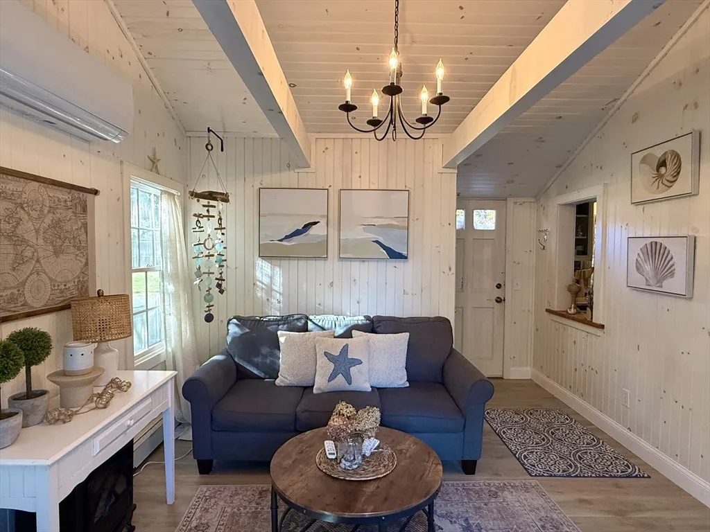 28 Swan Lake Rd, Yarmouth