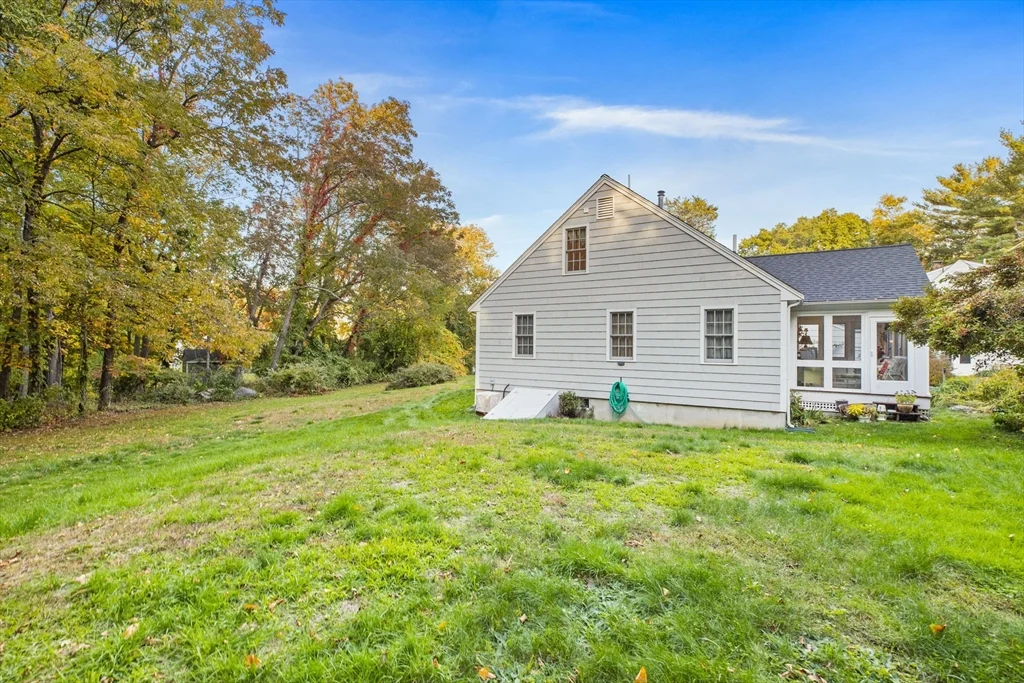 66 Mann Lot Rd, Scituate