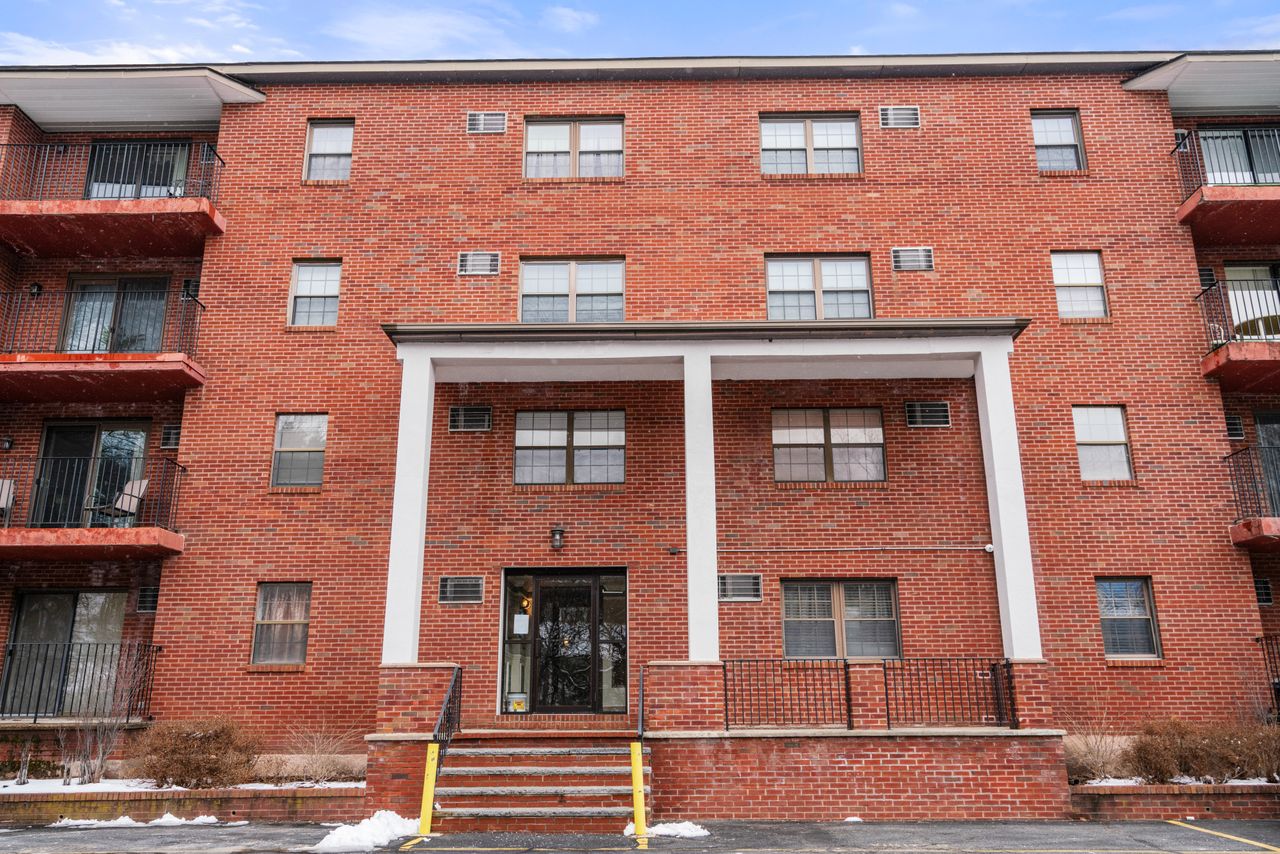 16 Winter St, Waltham